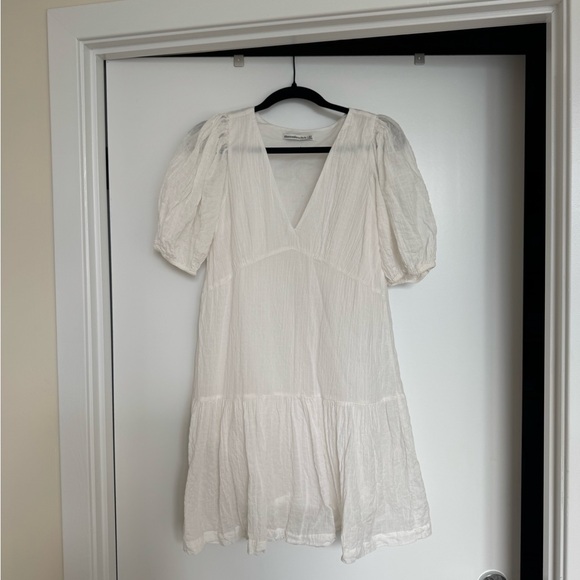 Abercrombie & Fitch Dresses & Skirts - Abercrombie & Fitch White Ruffled Puff Sleeve Mini Dress